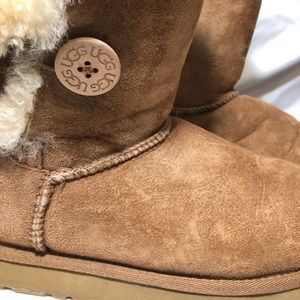 Bailey Button Tan UGG boots. Folded down